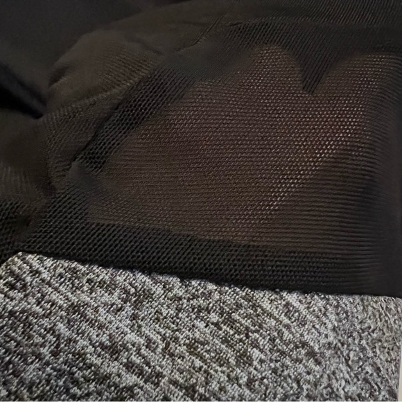 Love Charm Black Gray Mesh Insert Calf Leggings Yoga Pants L/XL Nwot - Picture 5 of 6
